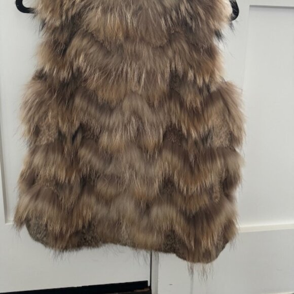 Theory Rabbit/Raccoon Fur Vest - Picture 8 of 9